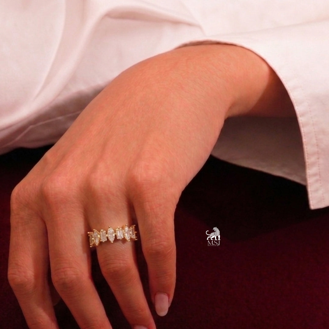 Alternating Radiant & Oval-Cut Scalloped Eternity Band