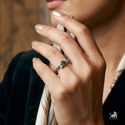 Emerald Round-Cut Gemstone Twist Band Ring