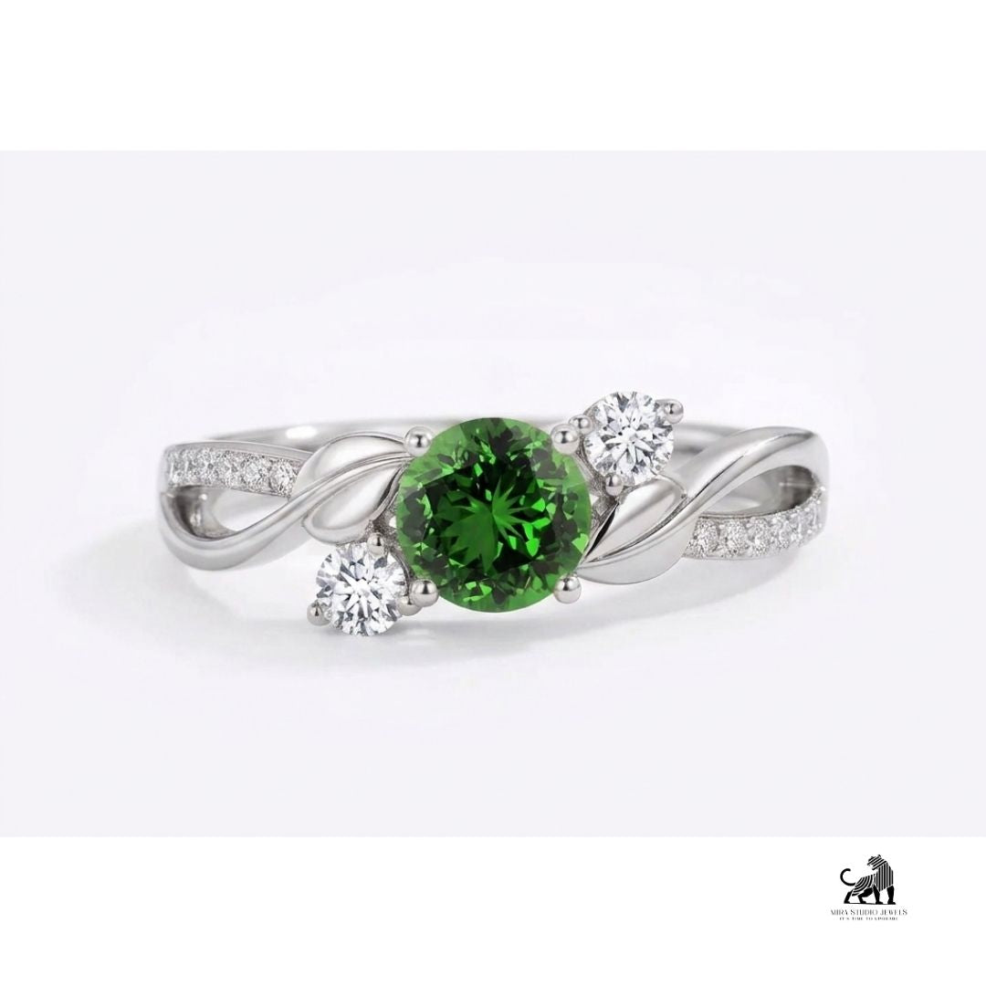 Emerald Round-Cut Gemstone Twist Band Ring