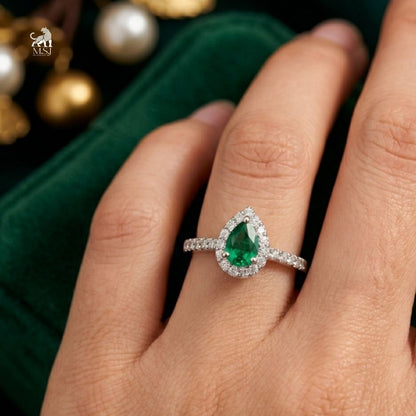 Emerald Pear-Cut Halo Diamond Engagement Ring