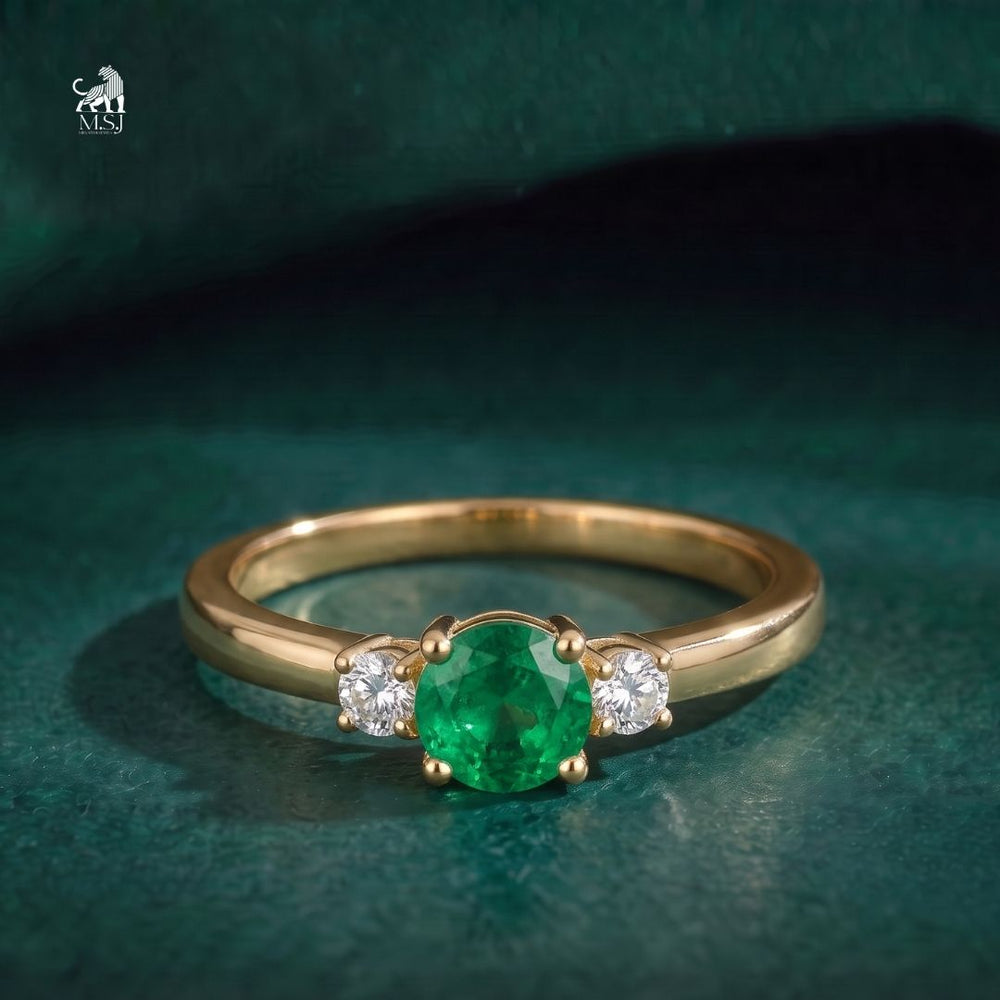 Emerald Round-Cut Gemstone Three-Stone Ring