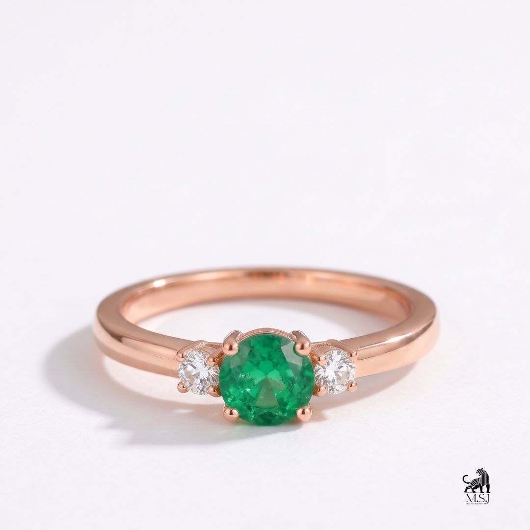 Emerald Round-Cut Gemstone Three-Stone Ring