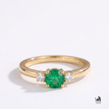 Emerald Round-Cut Gemstone Three-Stone Ring