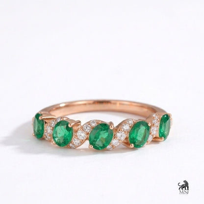 Emerald Twist-Design Oval Gemstone Ring