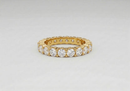 Round-Cut Shared Prong Diamond Eternity Band