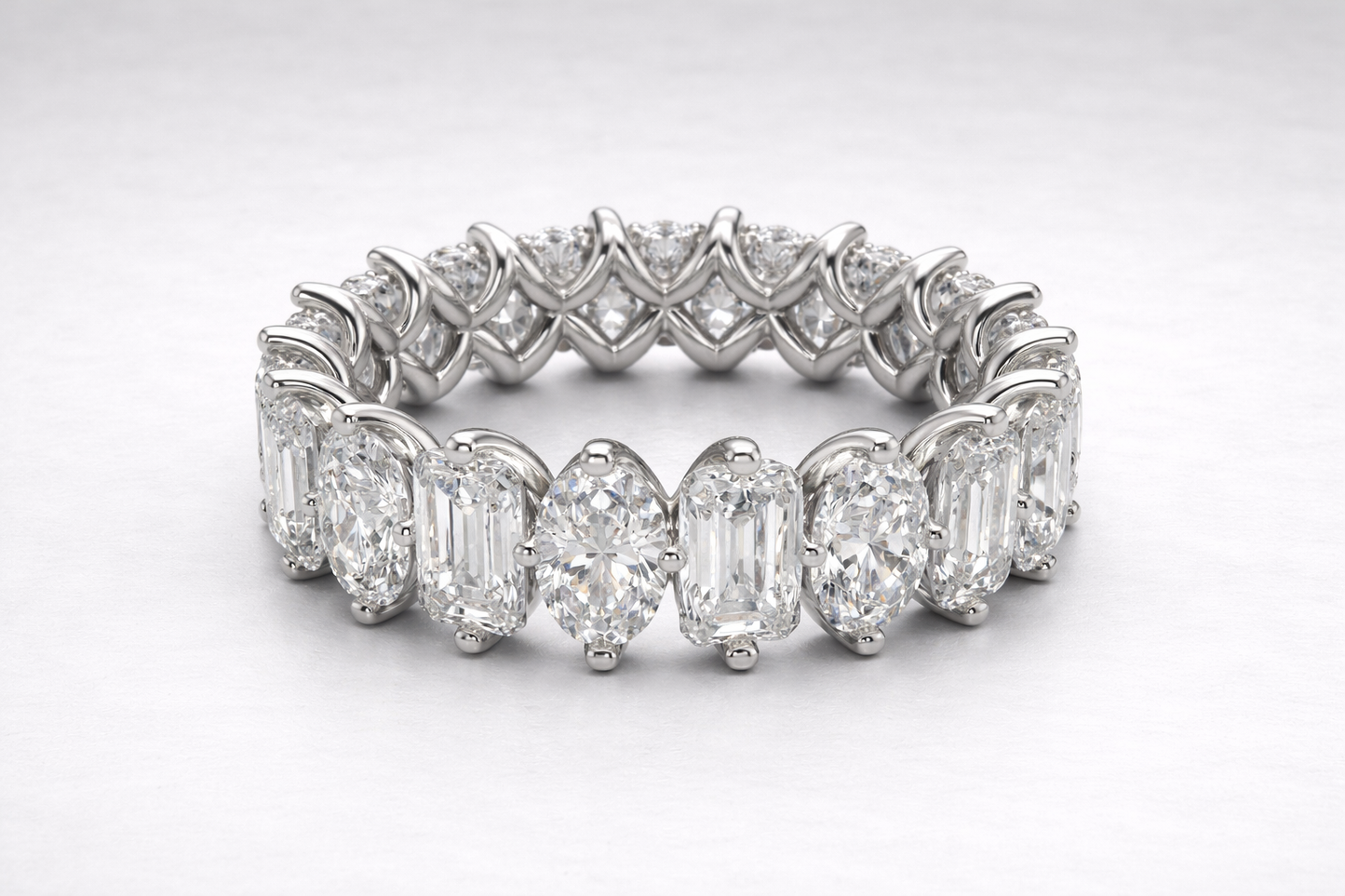 Alternating Radiant & Oval-Cut Scalloped Eternity Band