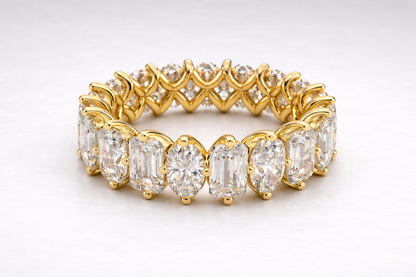 Alternating Radiant & Oval-Cut Scalloped Eternity Band