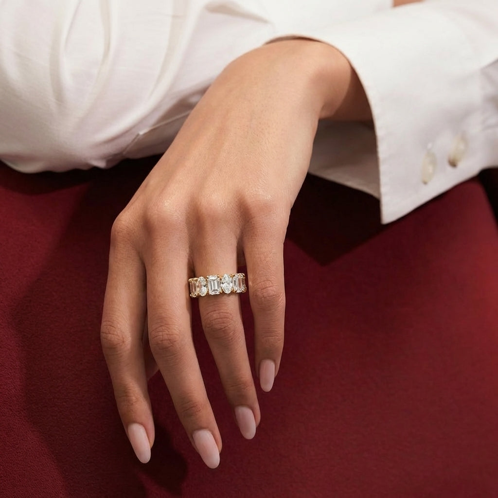 Alternating Radiant & Oval-Cut Scalloped Eternity Band