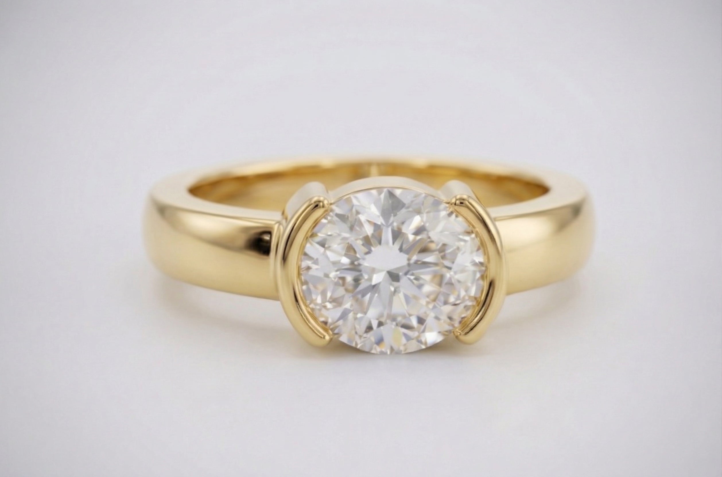 The Oval Horizon Solitaire