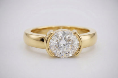 The Oval Horizon Solitaire