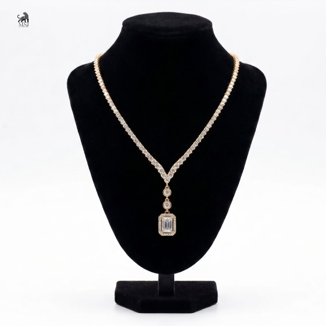 Élan Emerald Drop Diamond Necklace in yellow gold