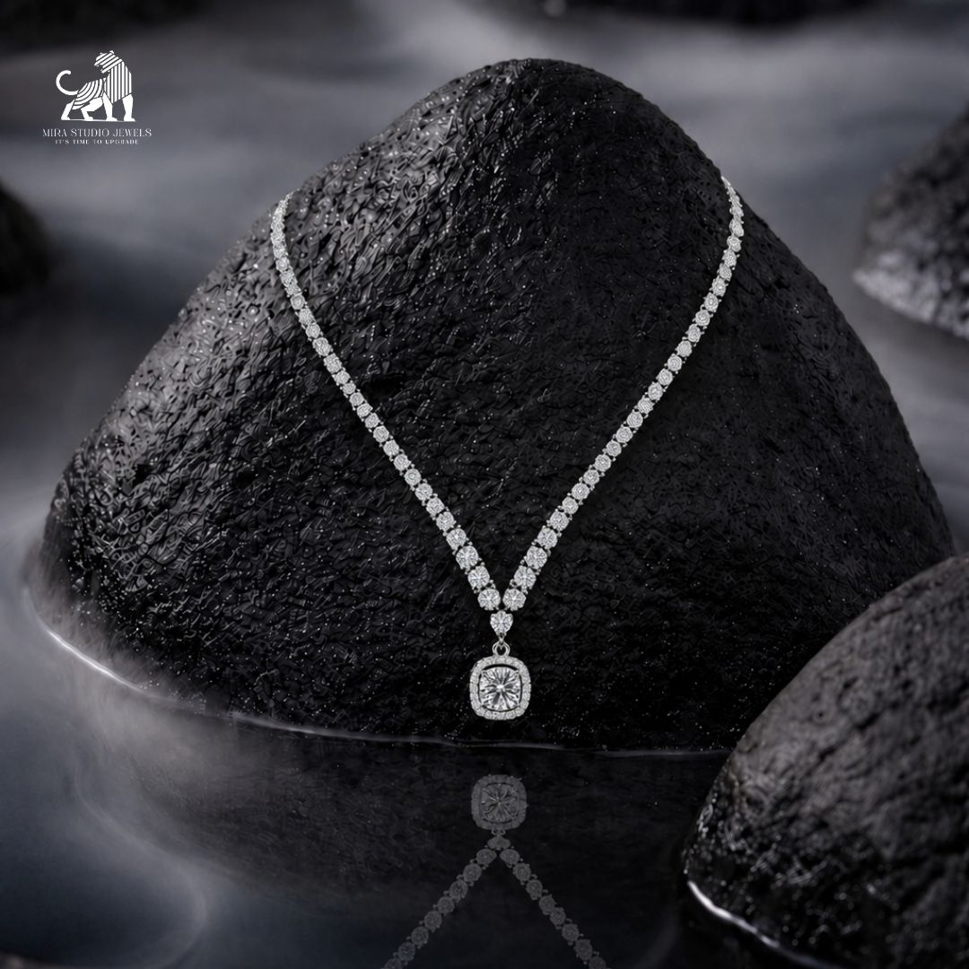 Éclat Cushion Halo Diamond Necklace in white gold
