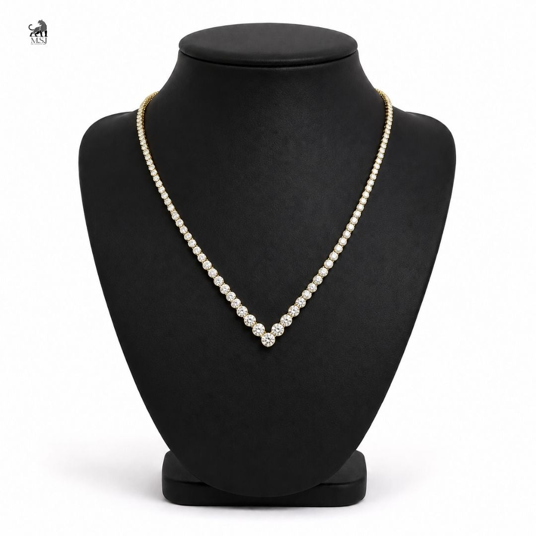Vela Diamond V-Contour Necklace in yellow gold