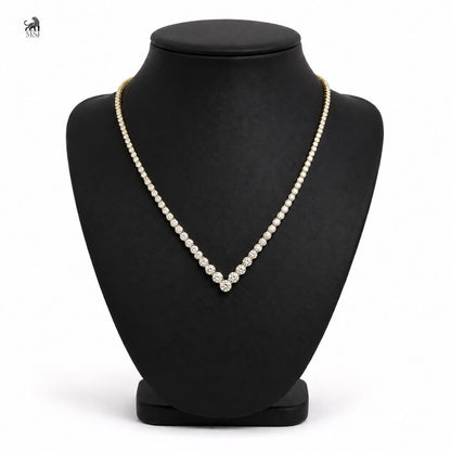 Vela Diamond V-Contour Necklace in yellow gold
