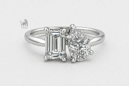 Pear & Emerald Diamond Toi et Moi Ring