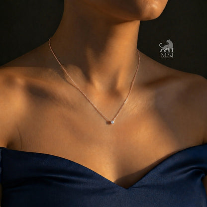 The Aura Oval Solitaire Pendant