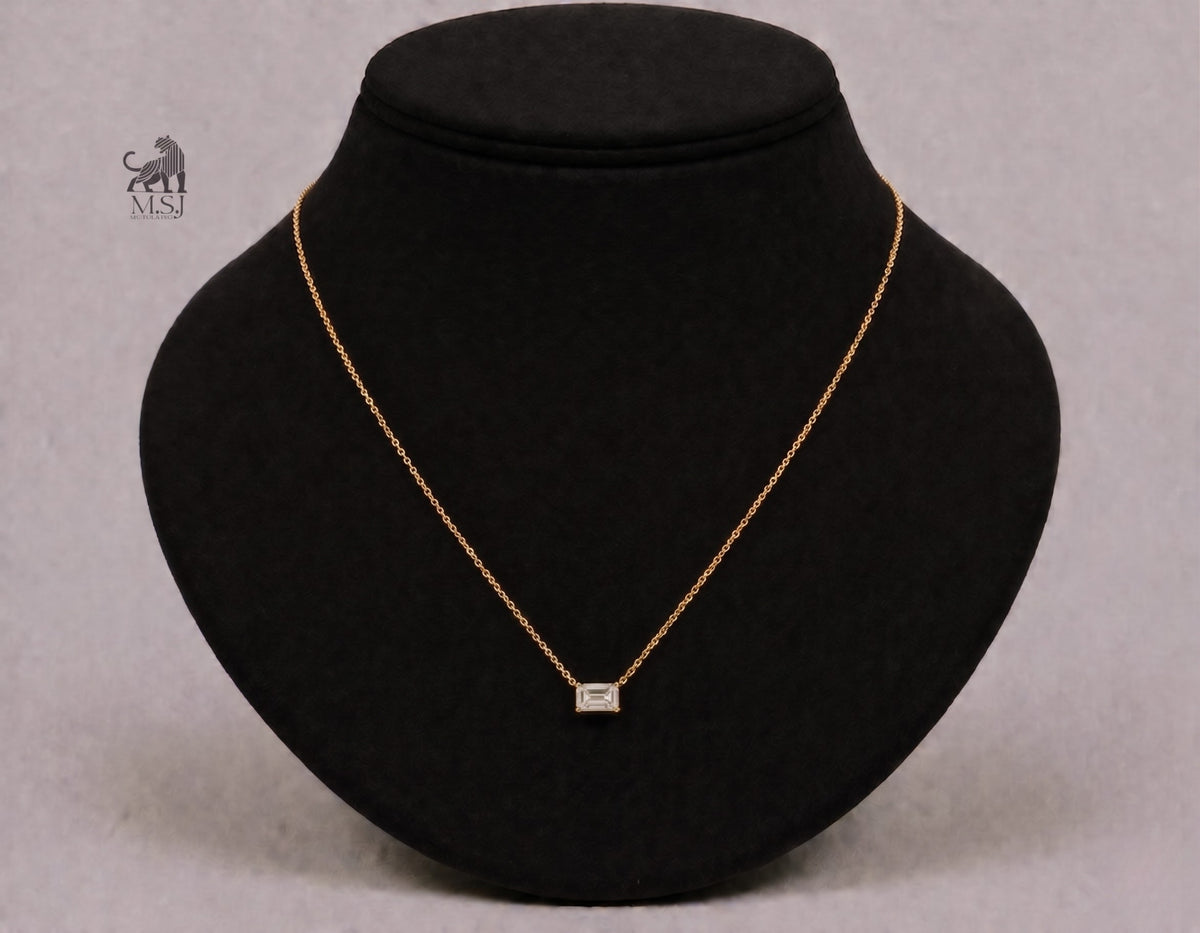 Elowen Diamond Pendant Necklace in yellow gold