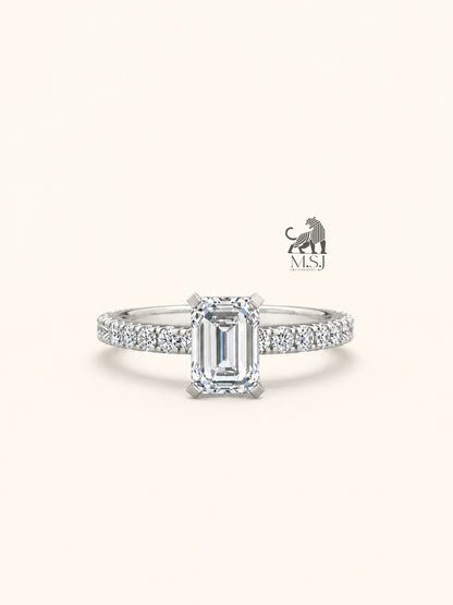 The Emerald Radiance Solitaire Ring in white gold